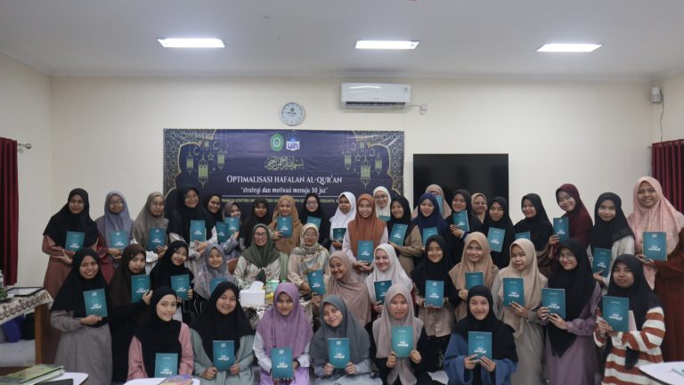 Talkshow Strategi dan Motivasi Menuju 30 Juz: Membangun Komitmen dan Konsistensi Penghafal Al-Qur’an di Pesantren Takhasus “IIQ Jakarta”