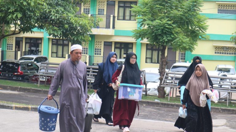 Langkah Baru Penuntut Ilmu: Pesantren Takhasus IIQ Jakarta Sambut Mahasantri Baru